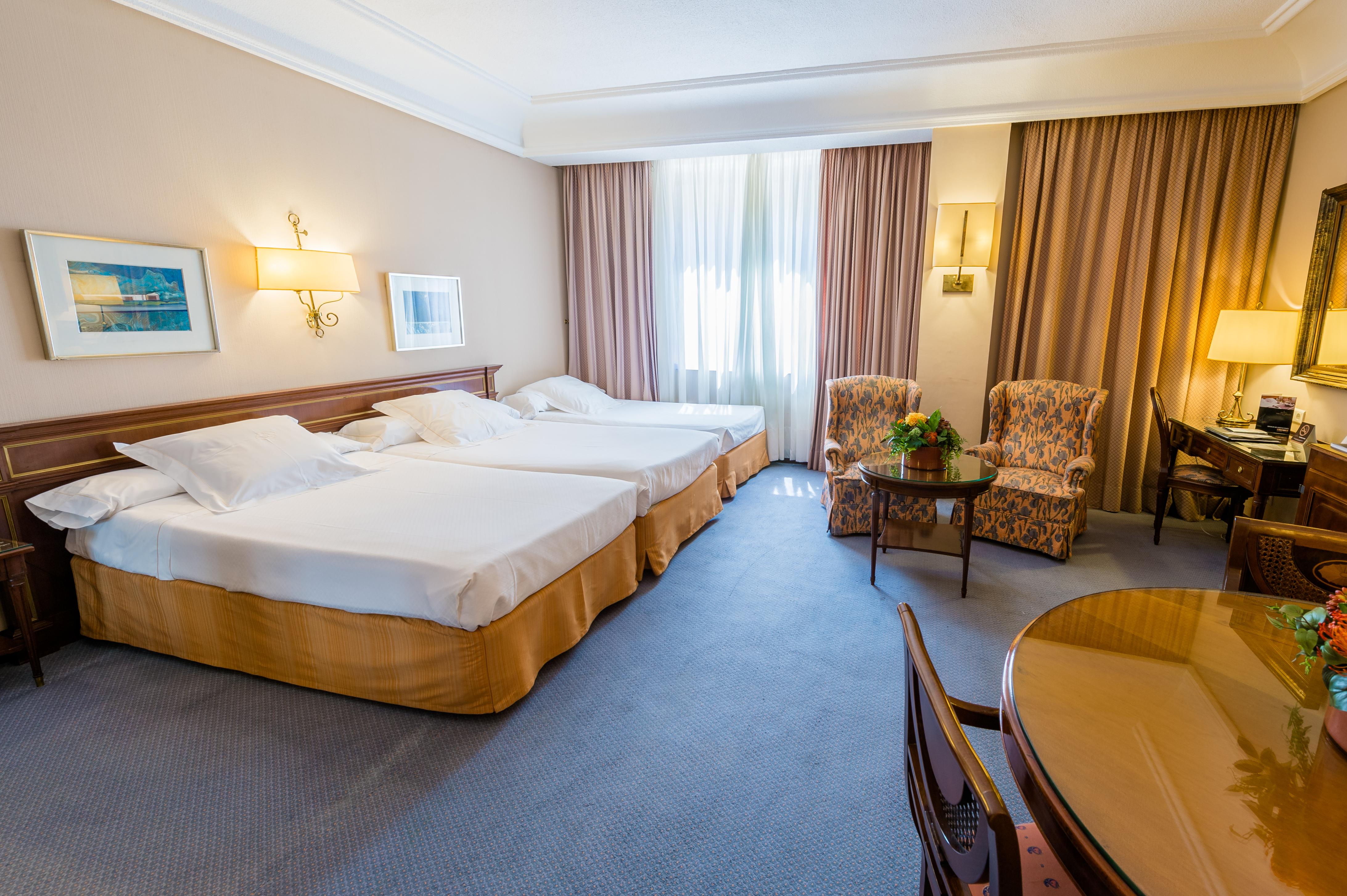 Hotel Miguel Angel Madri Exterior foto A room at the hotel