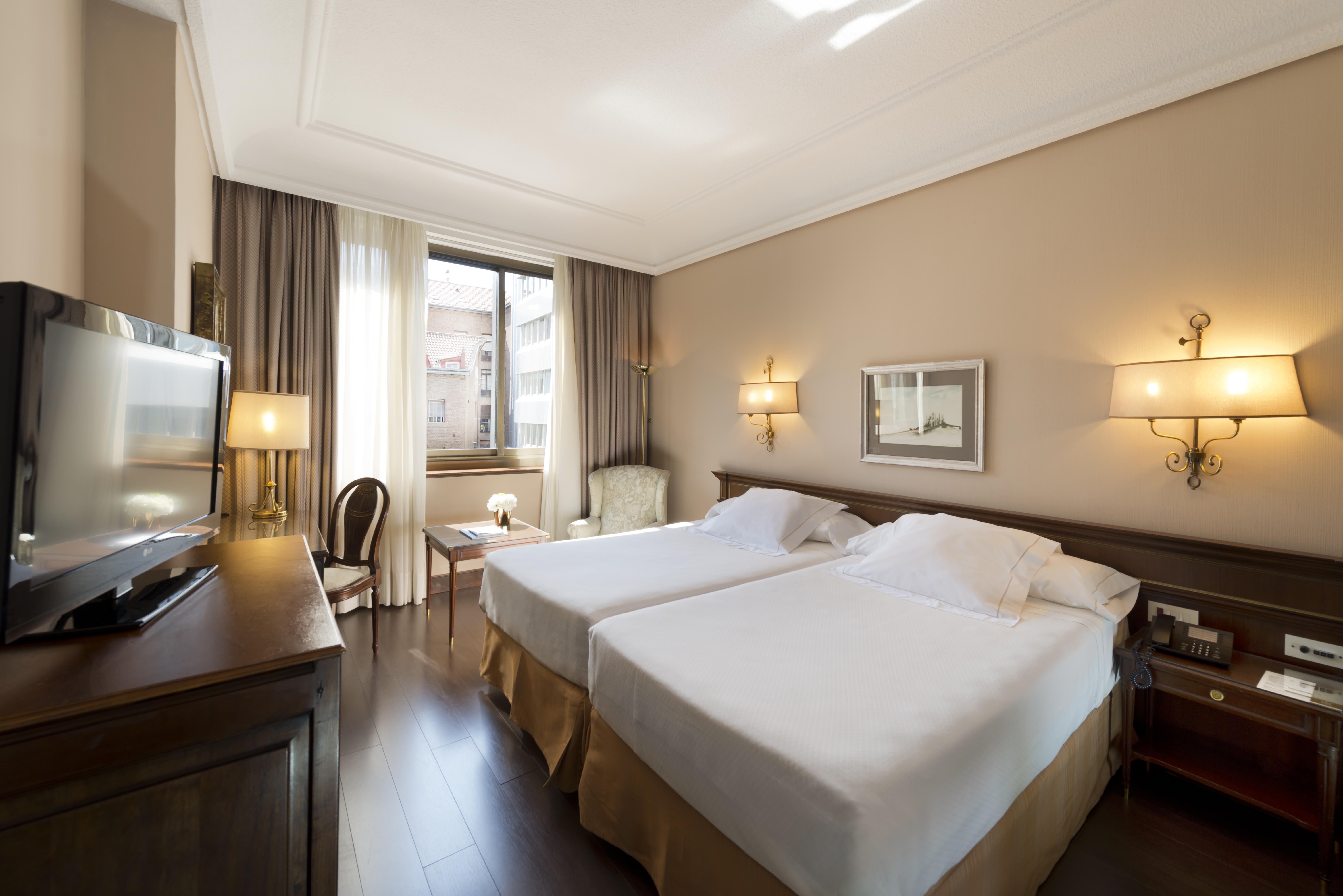 Hotel Miguel Angel Madri Exterior foto A room at Hotel Palace Madrid