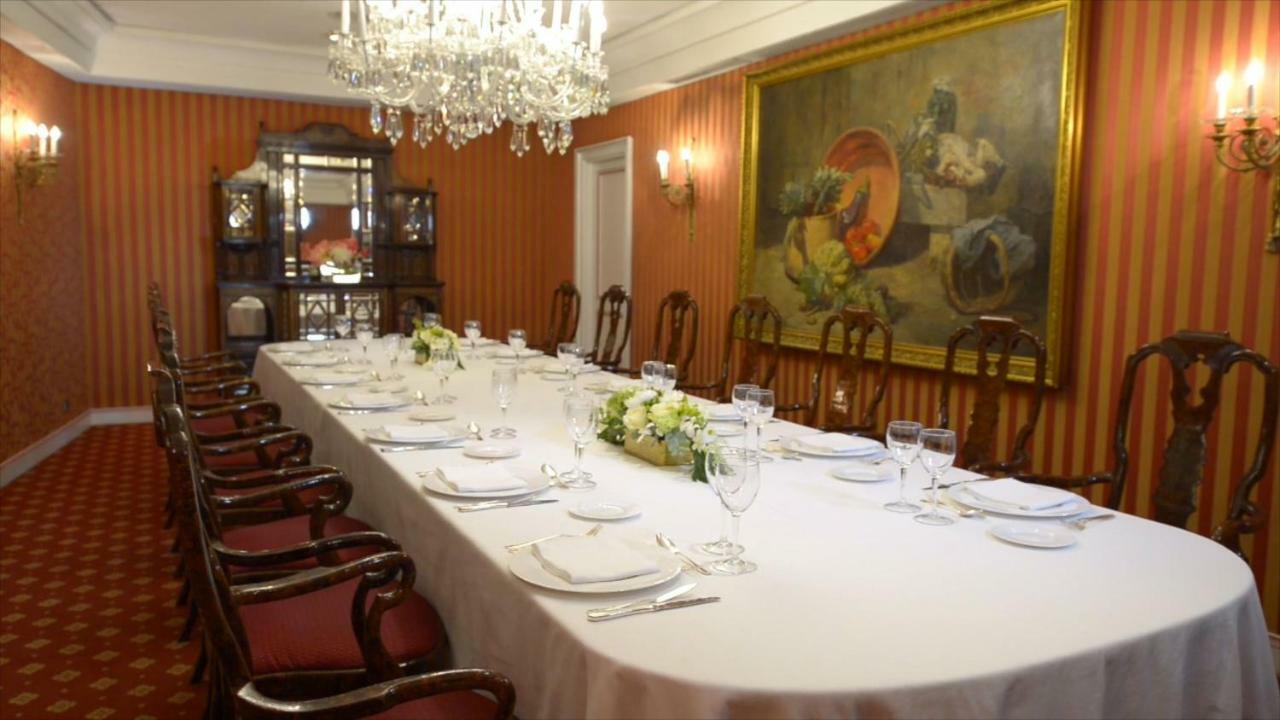 Hotel Miguel Angel Madri Exterior foto The dining room of the residence of the Spanish ambassador to the United States