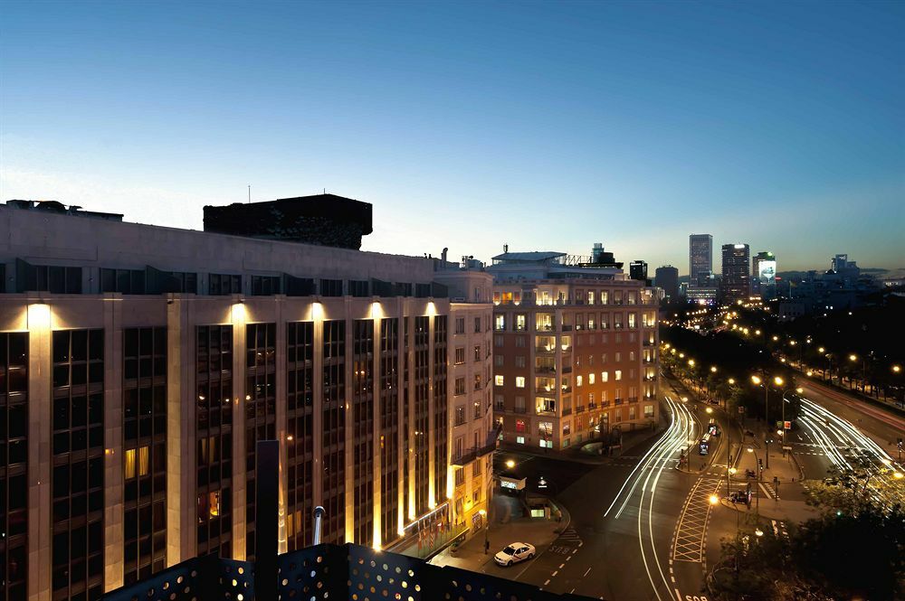 Hotel Miguel Angel Madri Exterior foto The building at night